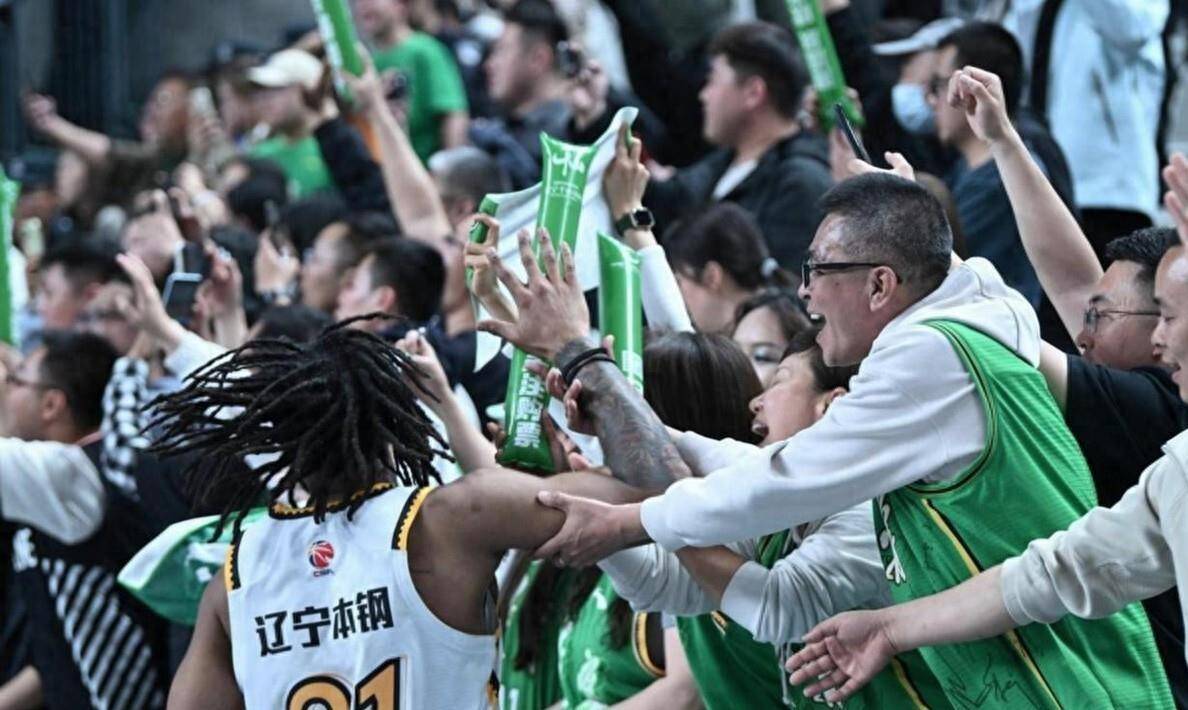 男篮最强后卫易主！不是赵睿也不是赵继伟，这名球员CBA场均可以砍下22分