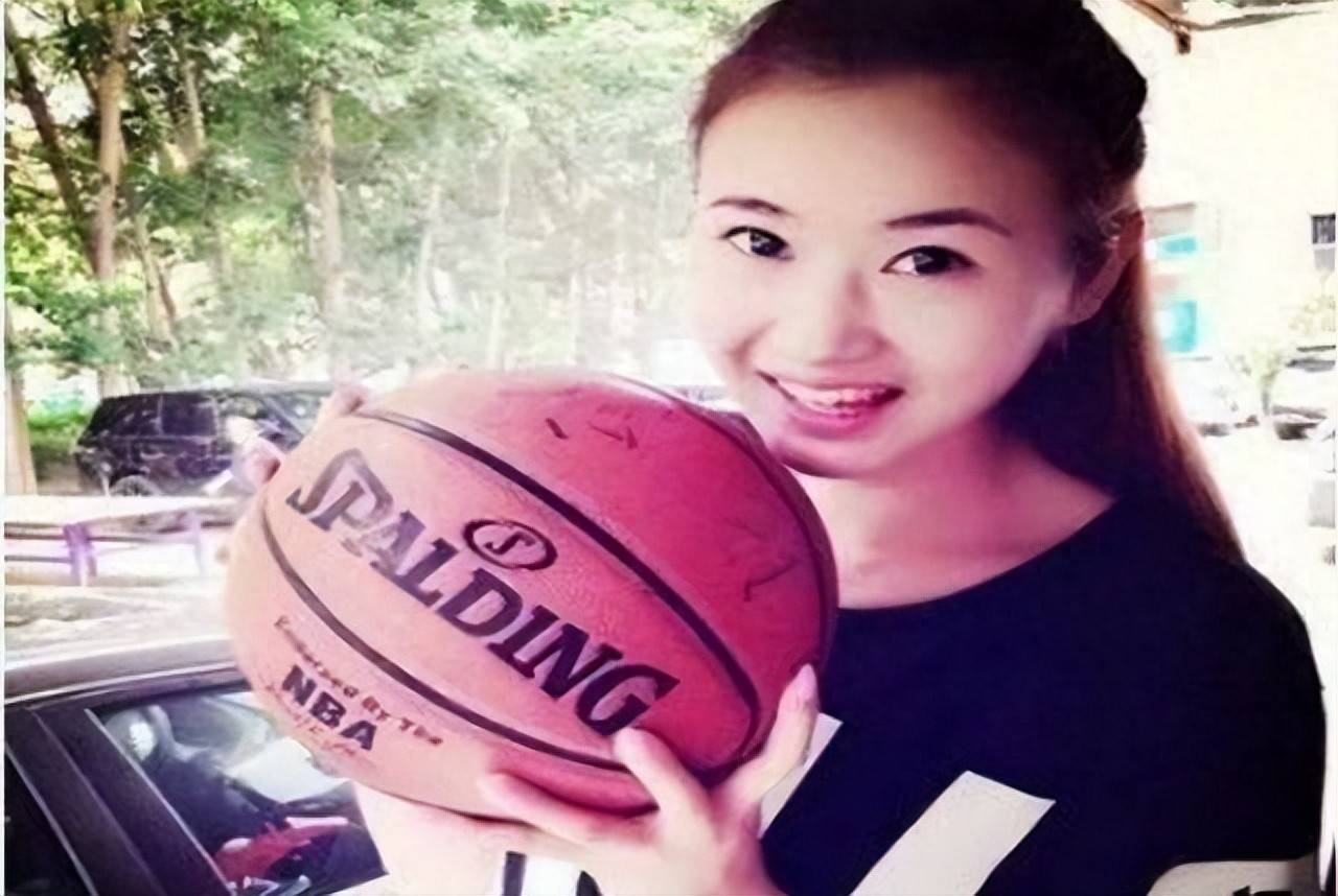 梁天云：身高1米97，被称为中国女篮小巨人，退役后嫁一东北小伙